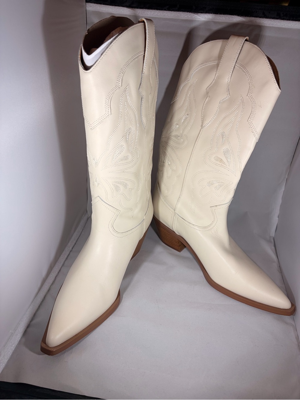 BIBI LOU Women's Cream Western Cowboy Boots - Classic Embroidered Style